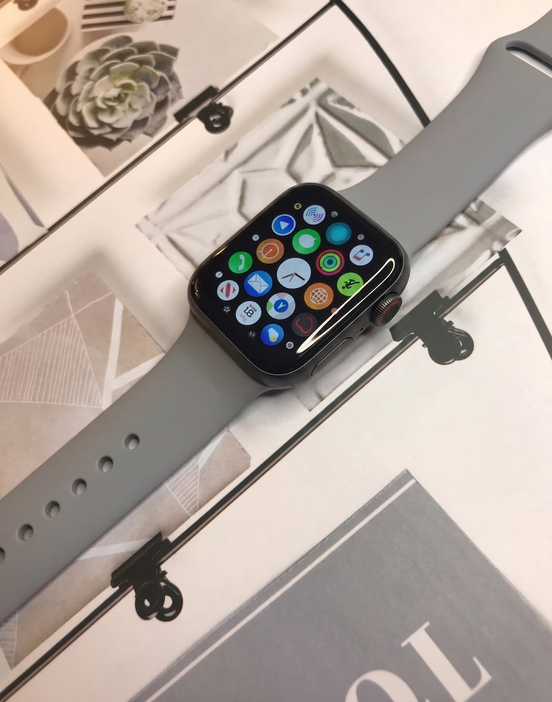 Montre Connectée SERIE 11 — Appels, WhatsApp & Santé au Poignet